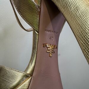 Prada Metallic Gold Metallic Calfskin Slingback Platform Pumps Size 40